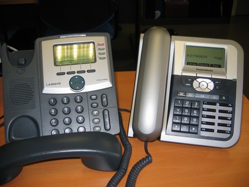 Téléphone OVH ST2030 recevant un appel externe